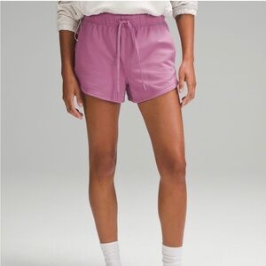NWT Lululemon Inner Glow Short in Velvet Dust. Size 6.